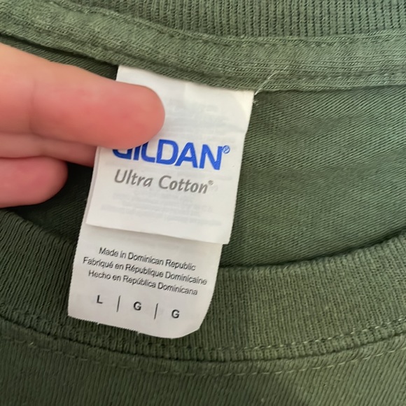 📦 Simple “we should all care” tee - Picture 4 of 4